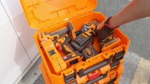 INGCO 19" STACKABLE TOOL BOX 480X320X148MM PBXS102 thumbnail